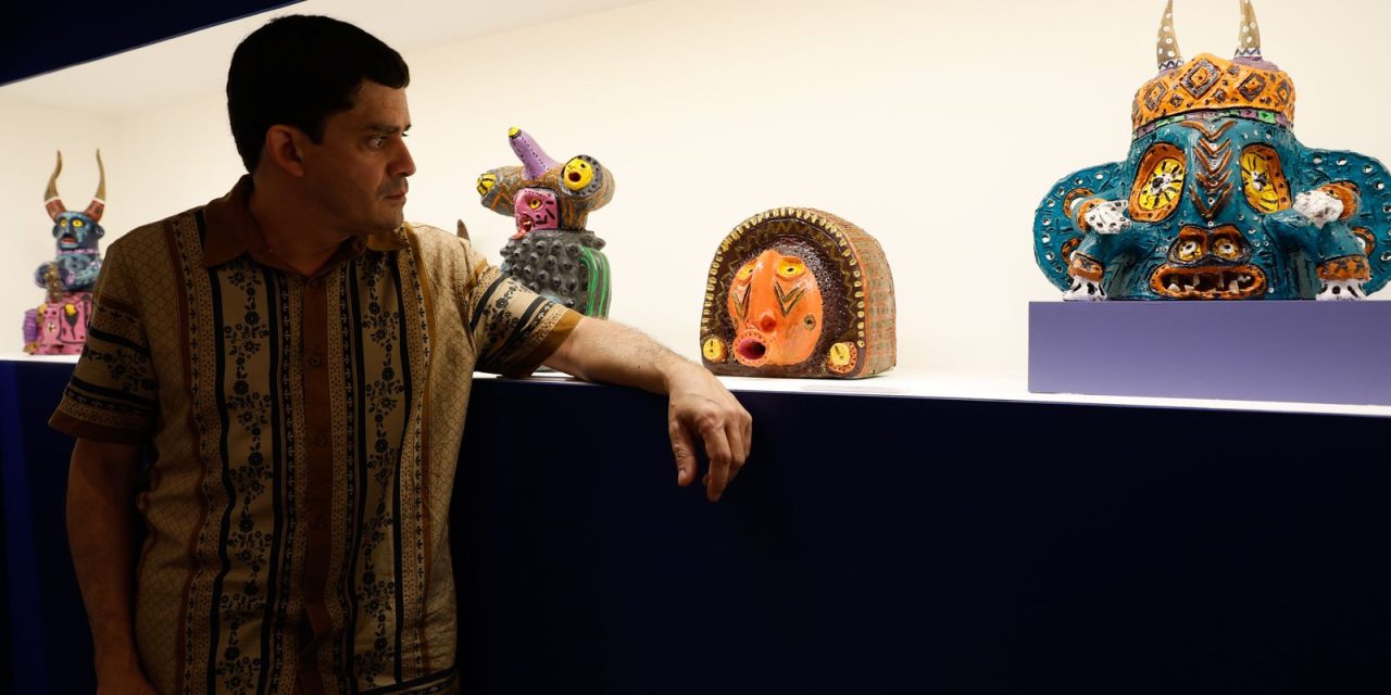 exposicao-traz-monstros-coloridos-de-barro-de-artista-pernambucano