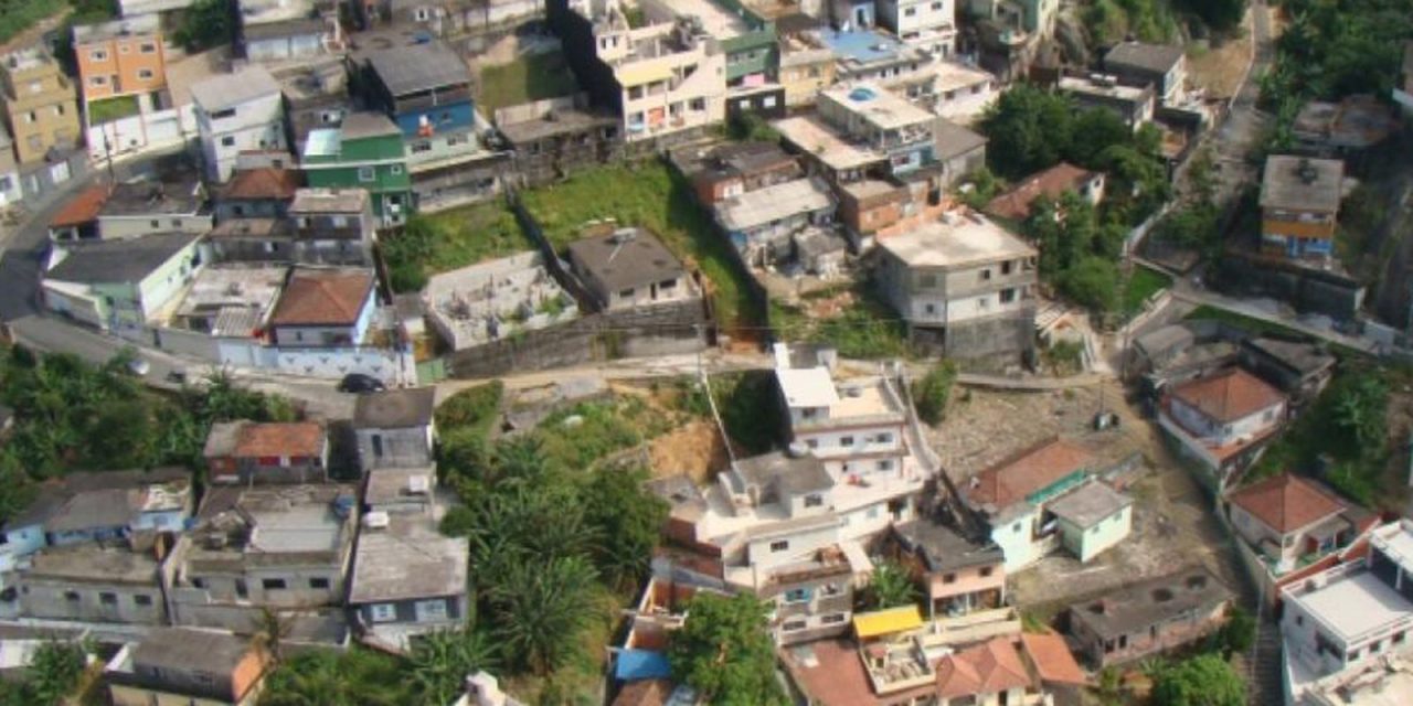 incendio-de-grandes-proporcoes-atinge-favela-de-palafitas-em-santos