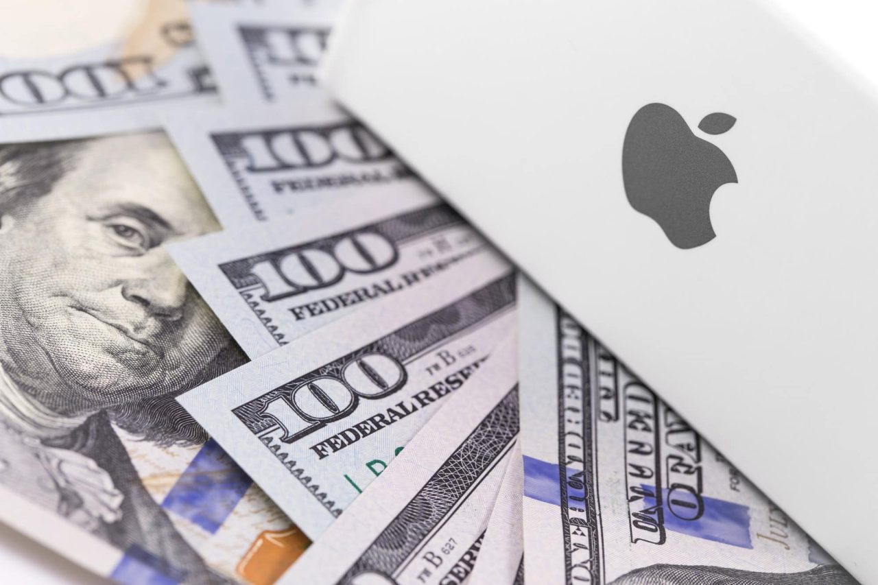 apple-deve-investir-mais-us$-100-bilhoes-para-fabricar-produtos-nos-eua