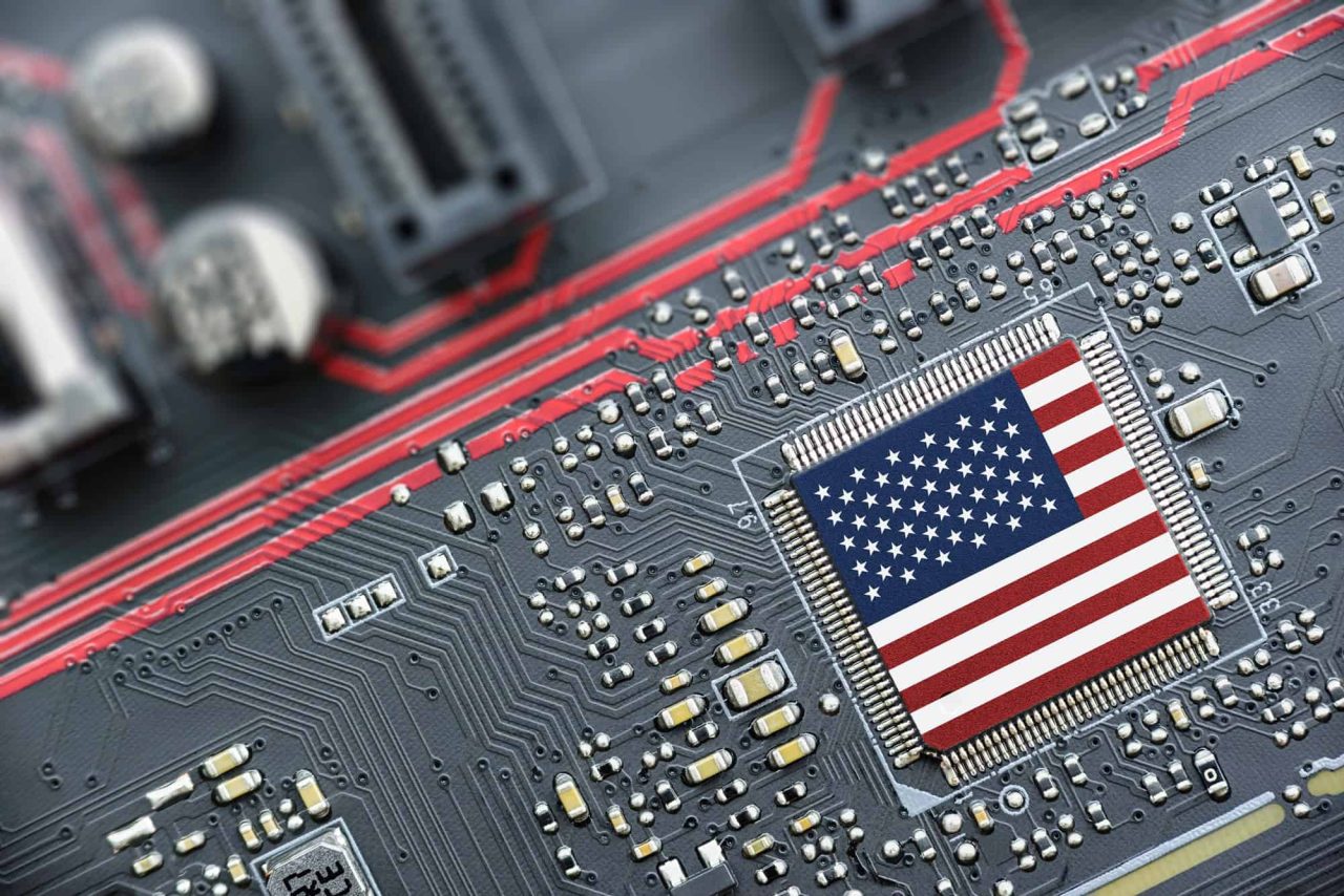 trump-impoe-tarifa-de-100%-para-chips-importados-nos-eua
