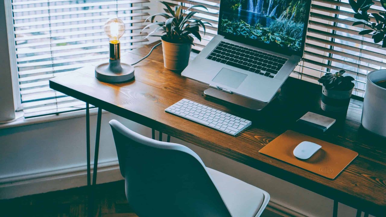 e-possivel-usar-o-notebook-sem-a-bateria? 