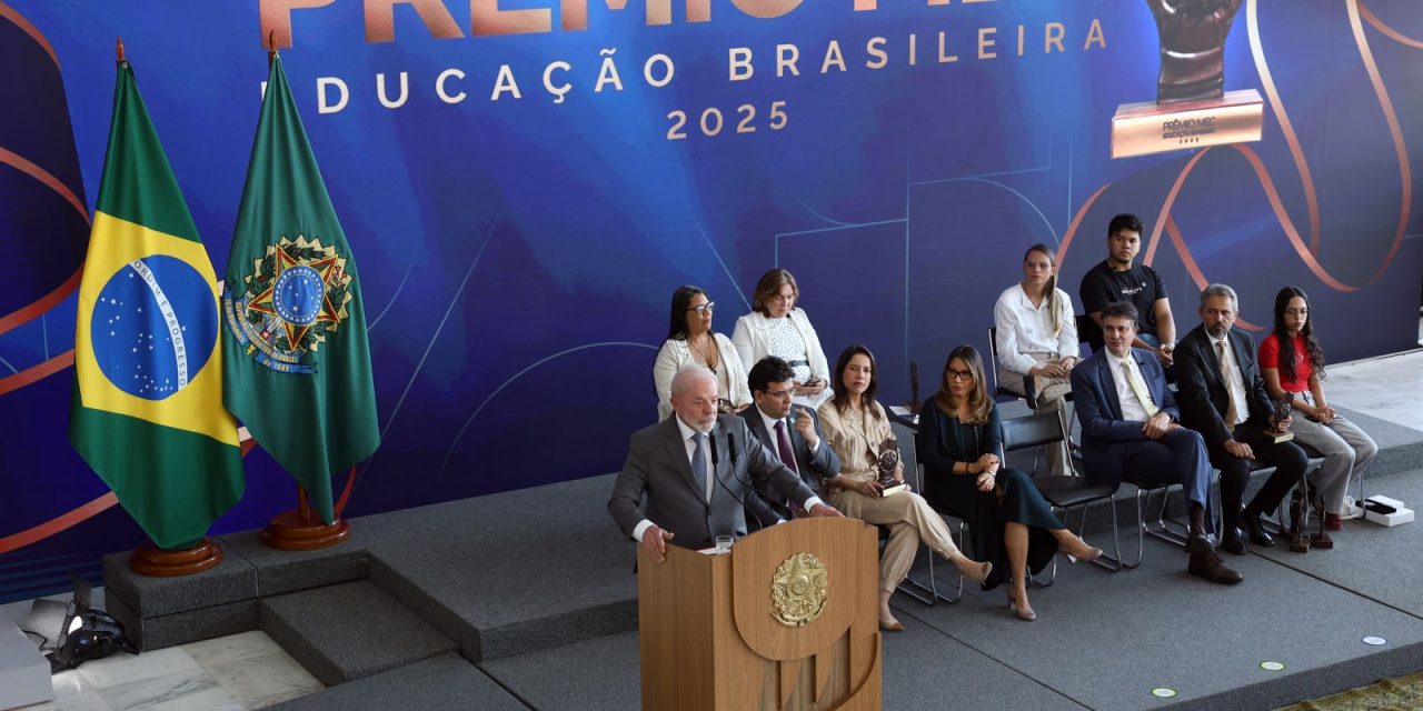 evasao-escolar-e-questao-de-estado,-diz-lula-na-entrega-do-premio-mec