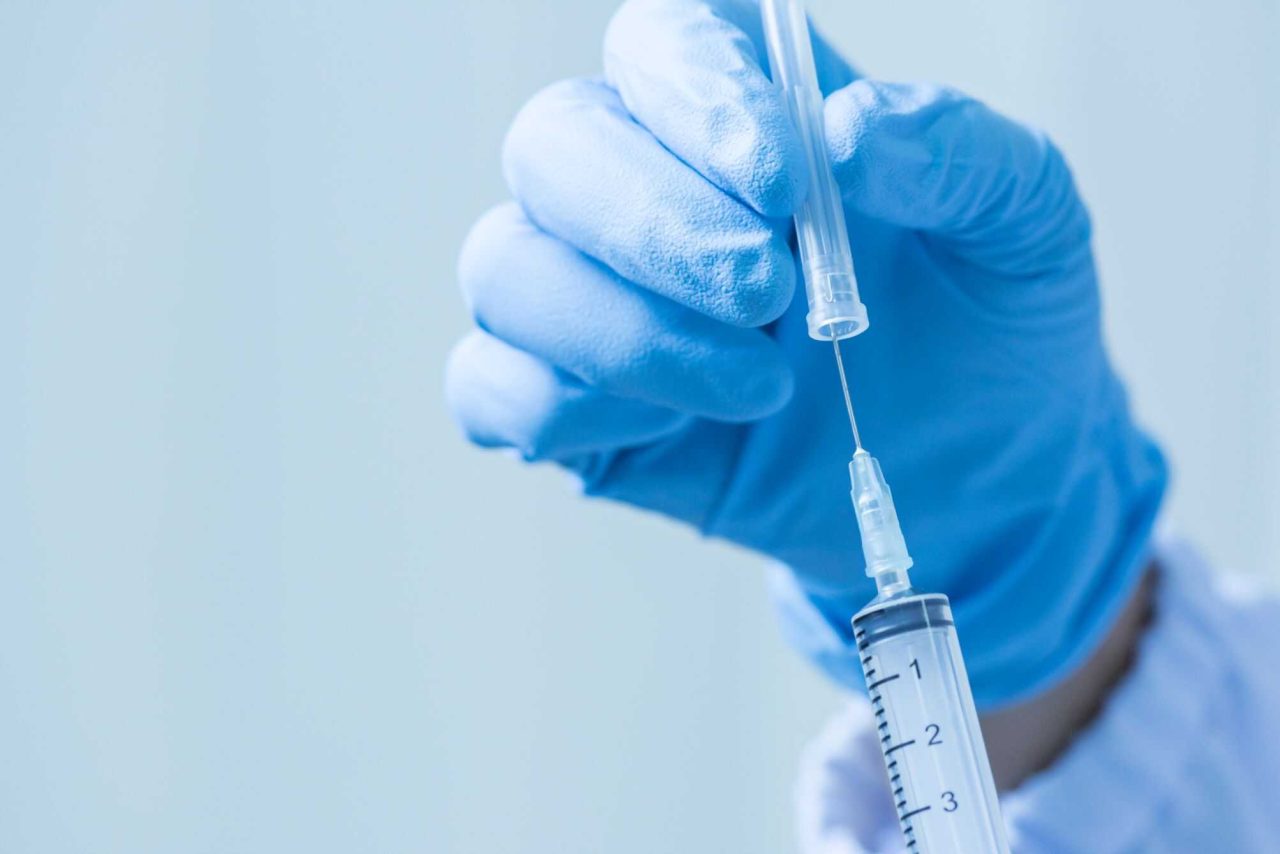 paises-correm-para-desenvolver-vacinas-diante-de-incerteza-sobre-apoio-dos-eua