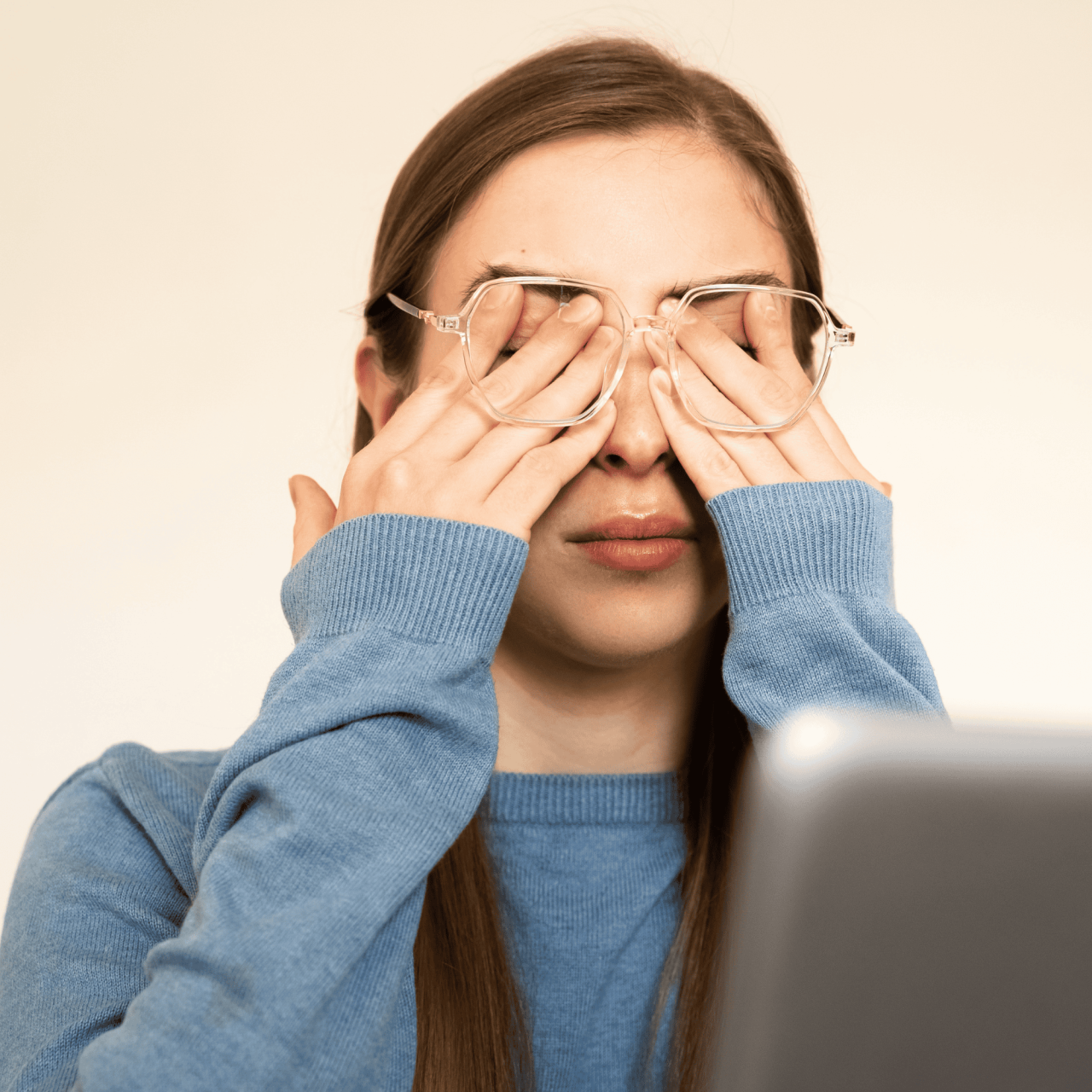 o-que-causa-tremor-nos-olhos?-entenda-mais-sobre-a-condicao-e-como-trata-la