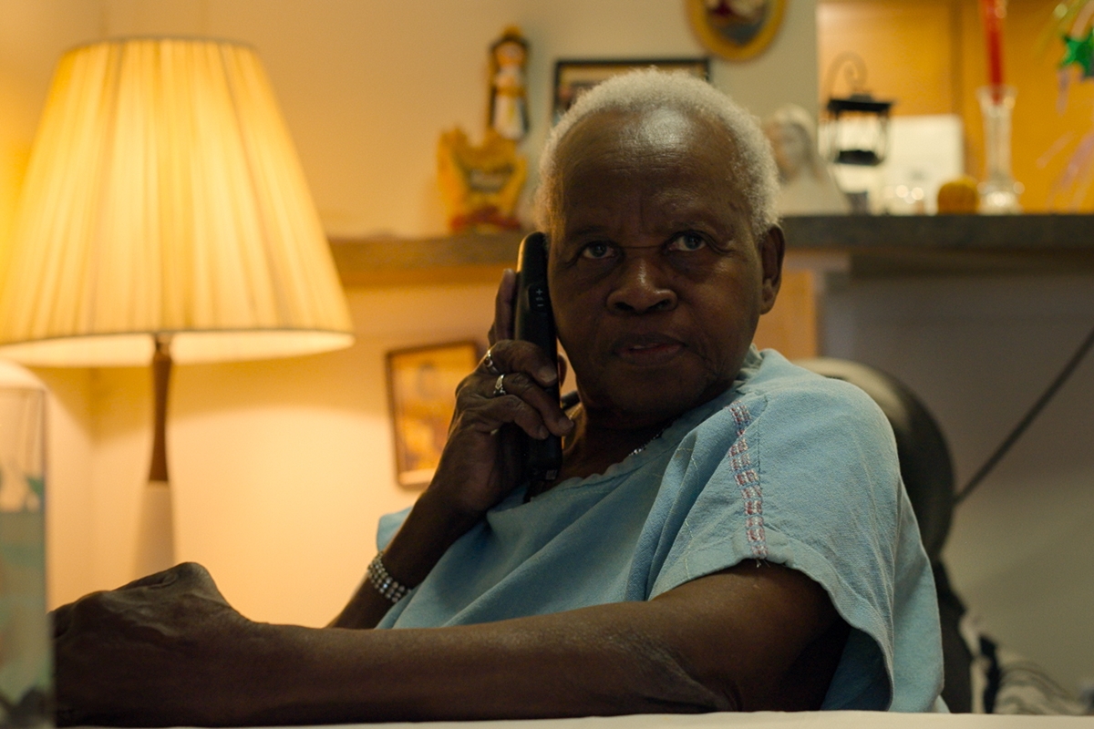 a-mulher-da-casa-abandonada:-vitima-rompe-silencio-apos-25-anos