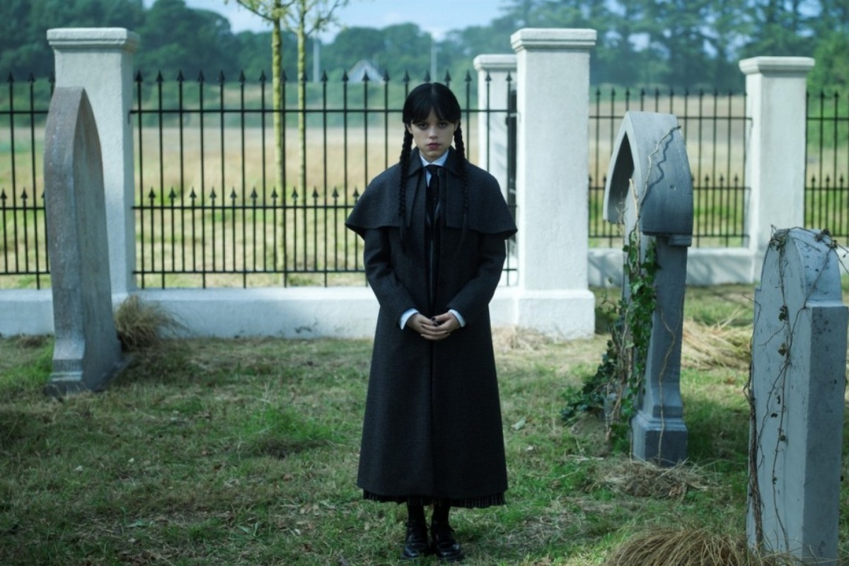 misterio-revelado:-saiba-quem-e-a-stalker-de-wandinha-na-2a-temporada