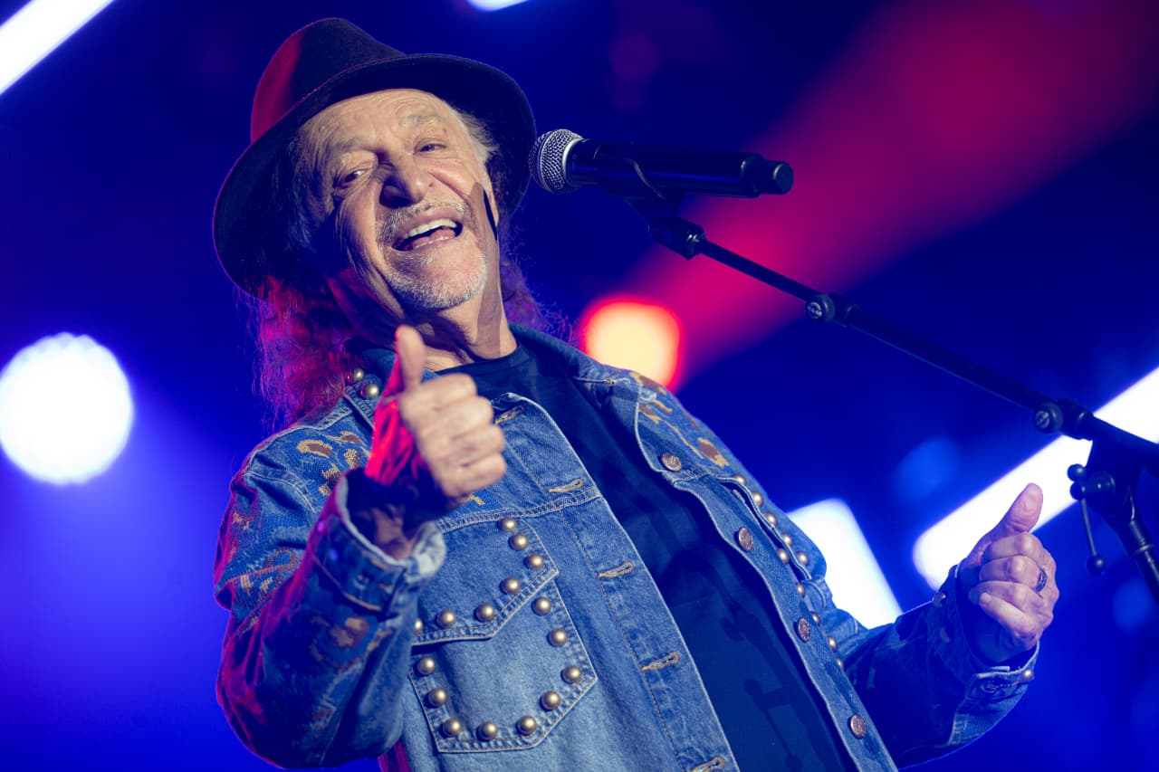 o-dia-em-que-alceu-valenca-rejeitou-comparacao-com-john-lennon