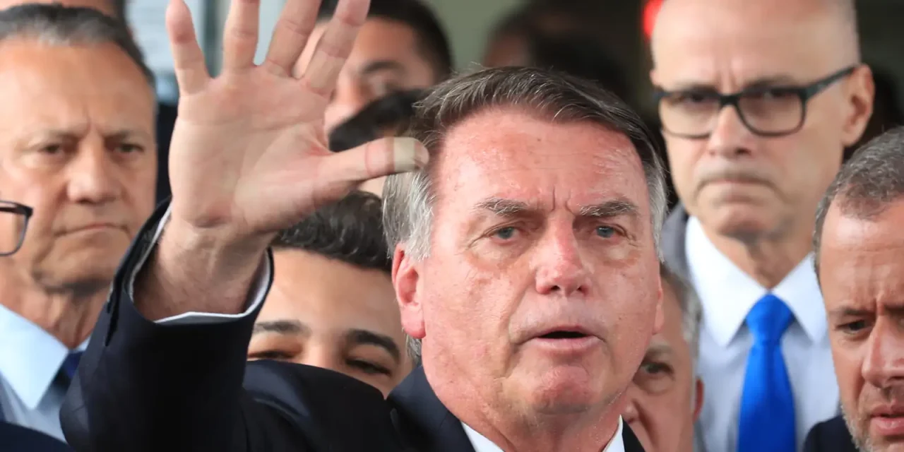 bolsonaro-pediu-ajuda-a-advogado-de-trump-para-postar-sobre-tarifaco 