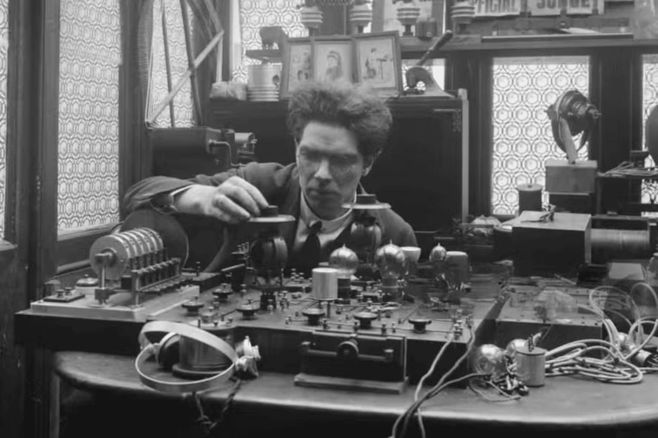 cientista-britanico-previu-tv,-smartphones-e-alexa-em-1925