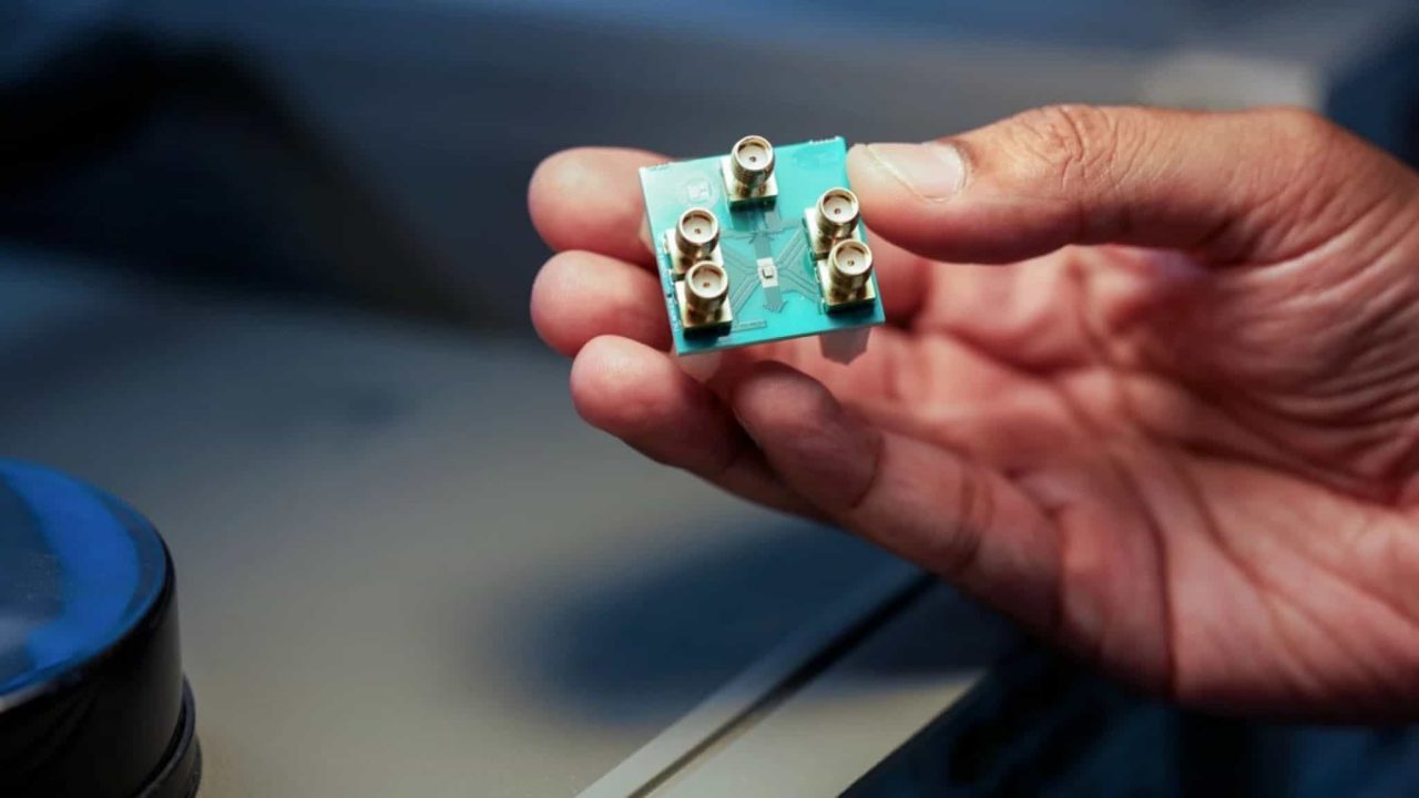 cerebro-de-micro-ondas:-o-chip-que-promete-mudar-a-computacao