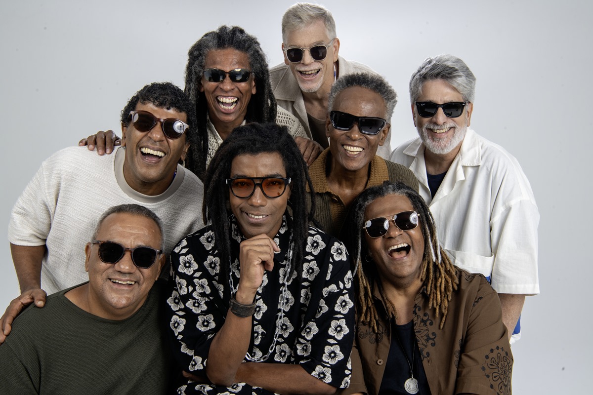 farofa-carioca-resgata-raizes-no-palco-e-no-streaming-com-seu-jorge