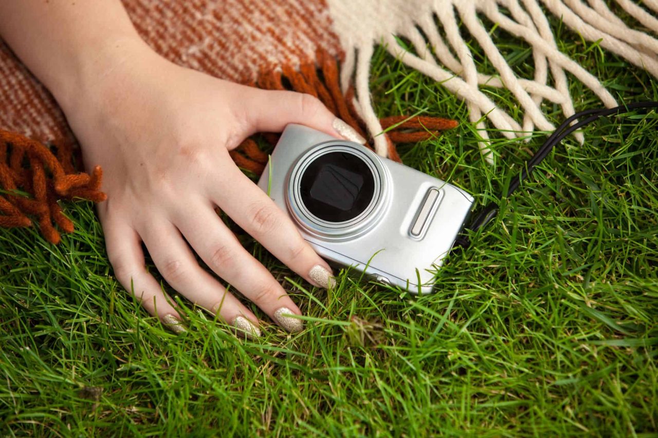 cameras-digitais-antigas-voltam-e-viram-febre-entre-jovens