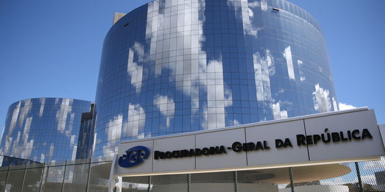 pgr-tem-5-dias-para-analisar-indiciamento-de-bolsonaro-e-eduardo