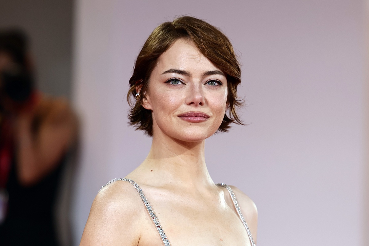 emma-stone-e-ovacionada-por-6-minutos-em-veneza-por-bugonia