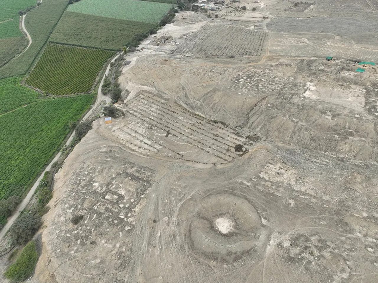 tesouro-arqueologico-unico-de-3-mil-anos-e-encontrado-no-peru-sob-risco-de-destruicao