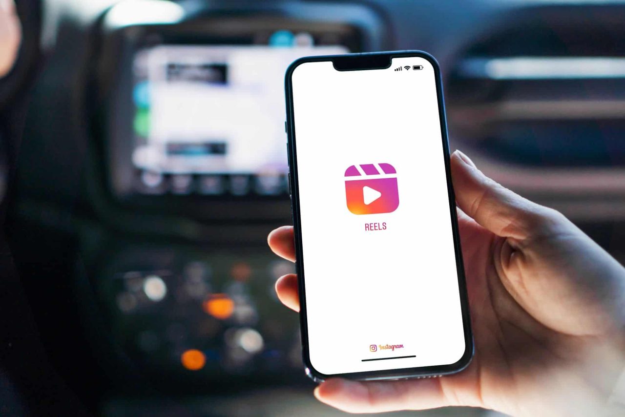 instagram-testa-funcao-para-voce-assistir-reels-enquanto-acessa-outro-app
