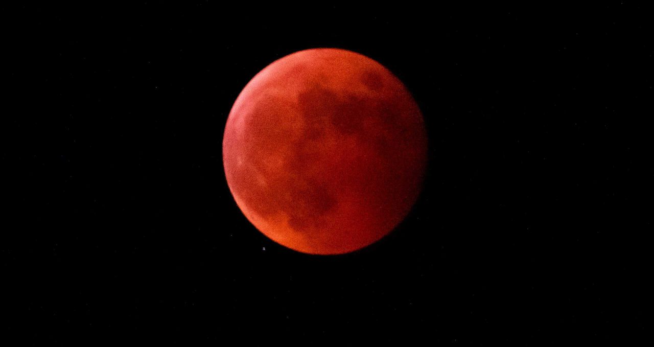 saiba-tudo-sobre-o-eclipse-lunar-total-de-hoje