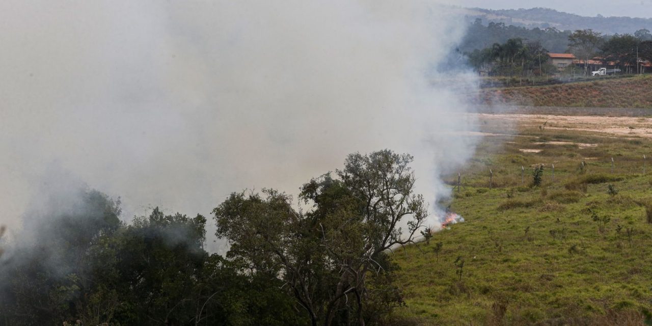risco-de-clima-seco-e-queimadas-permanece-alto-no-interior-do-pais