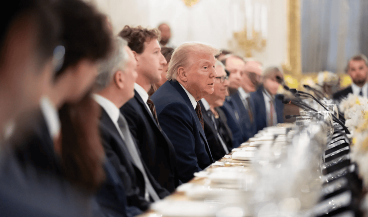 microfone-da-casa-branca-capta-confissao-de-zuckerberg-a-trump