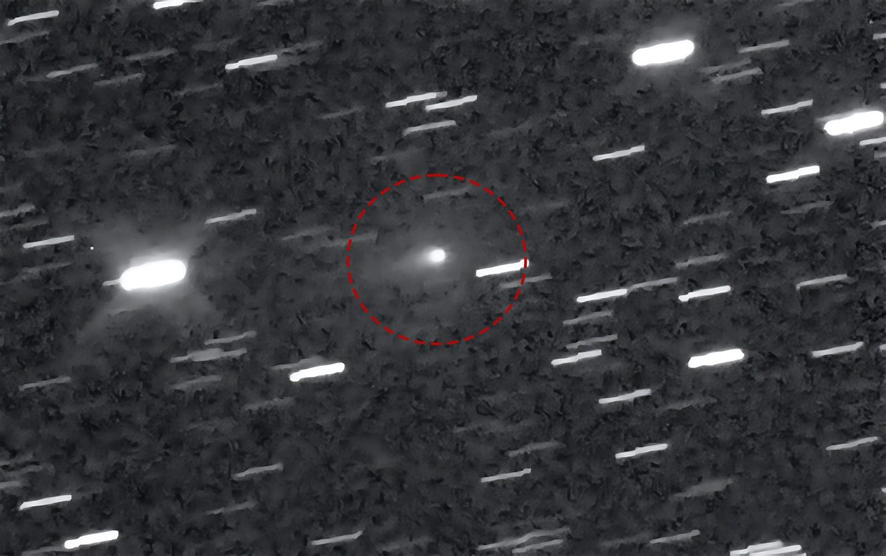 veja-a-“cabeleira”-verde-de-gas-do-visitante-interestelar-3i/atlas