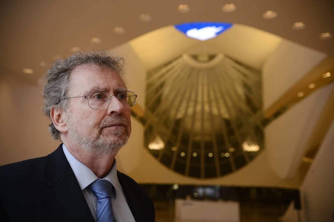 fisico-brasileiro-e-premiado-pela-academia-mundial-de-ciencias