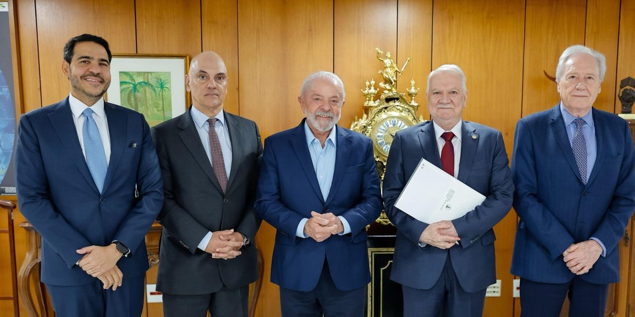 fachin-e-moraes-convidam-lula-para-posse-no-stf