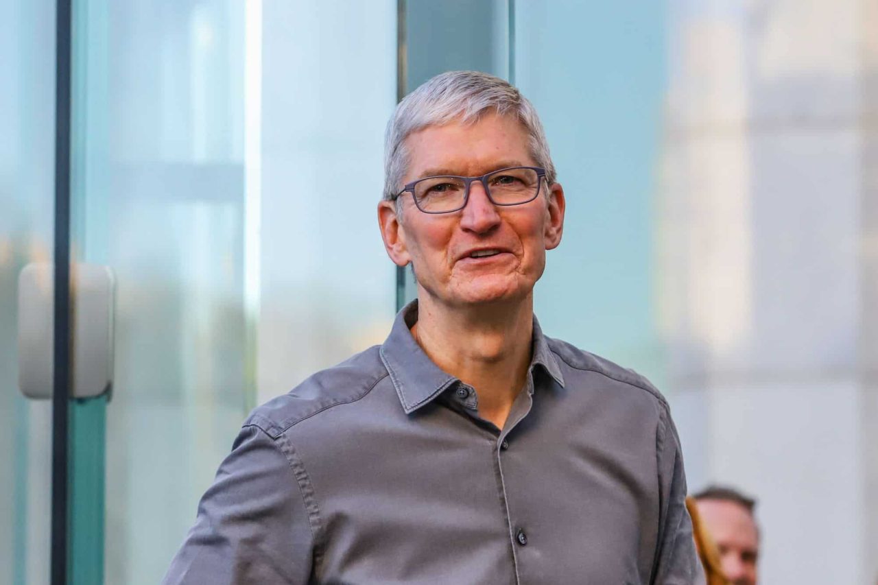 tim-cook-nega-ligacao-entre-precos-do-iphone-e-tarifas