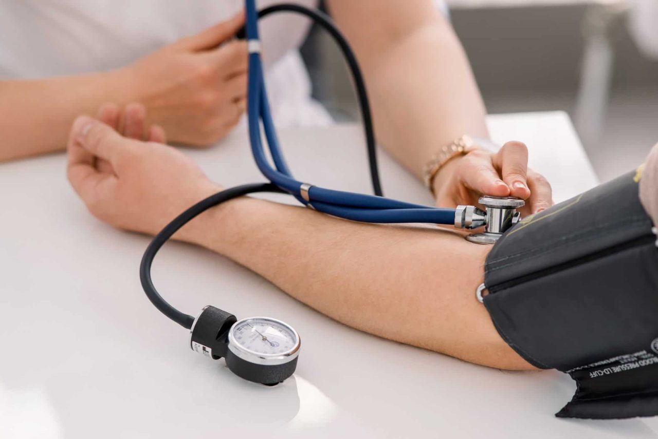 12-por-8-agora-e-pressao-alta?-veja-a-opiniao-de-um-medico-especialista