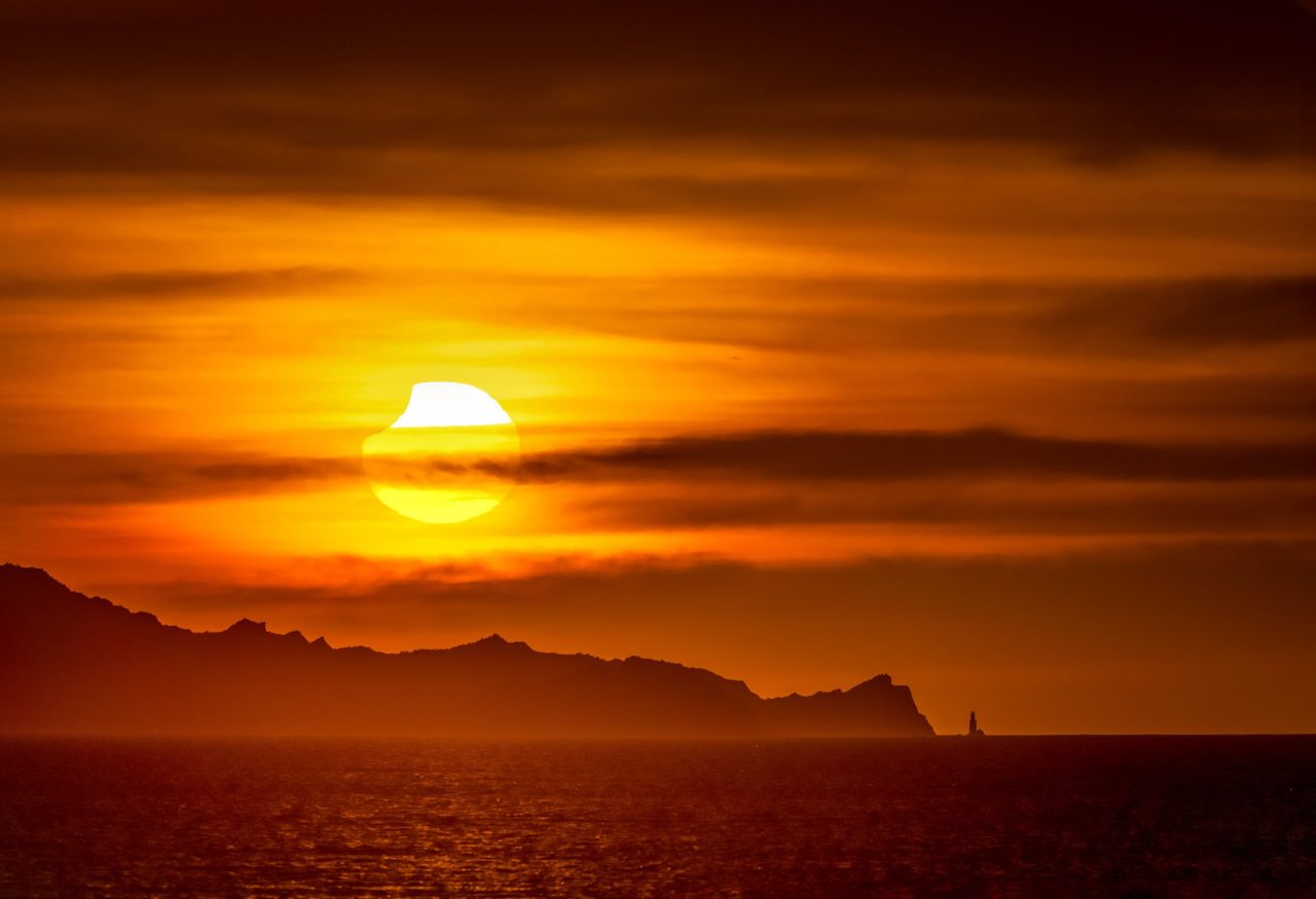 veja-as-melhores-imagens-do-ultimo-eclipse-de-2025