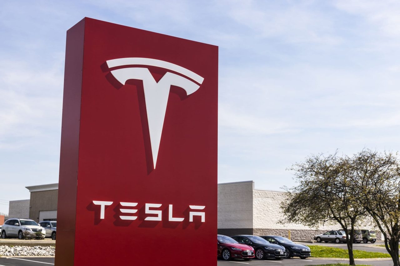 testes-de-robotaxi-da-tesla-sao-marcados-por-acidentes-nos-eua