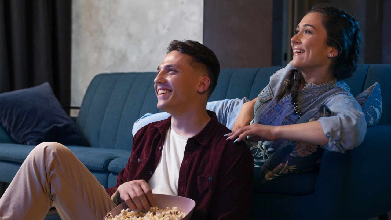 sabia-que-maratonar-series-pode-ser-bom-para-o-cerebro?-veja-o-que-a-ciencia-diz