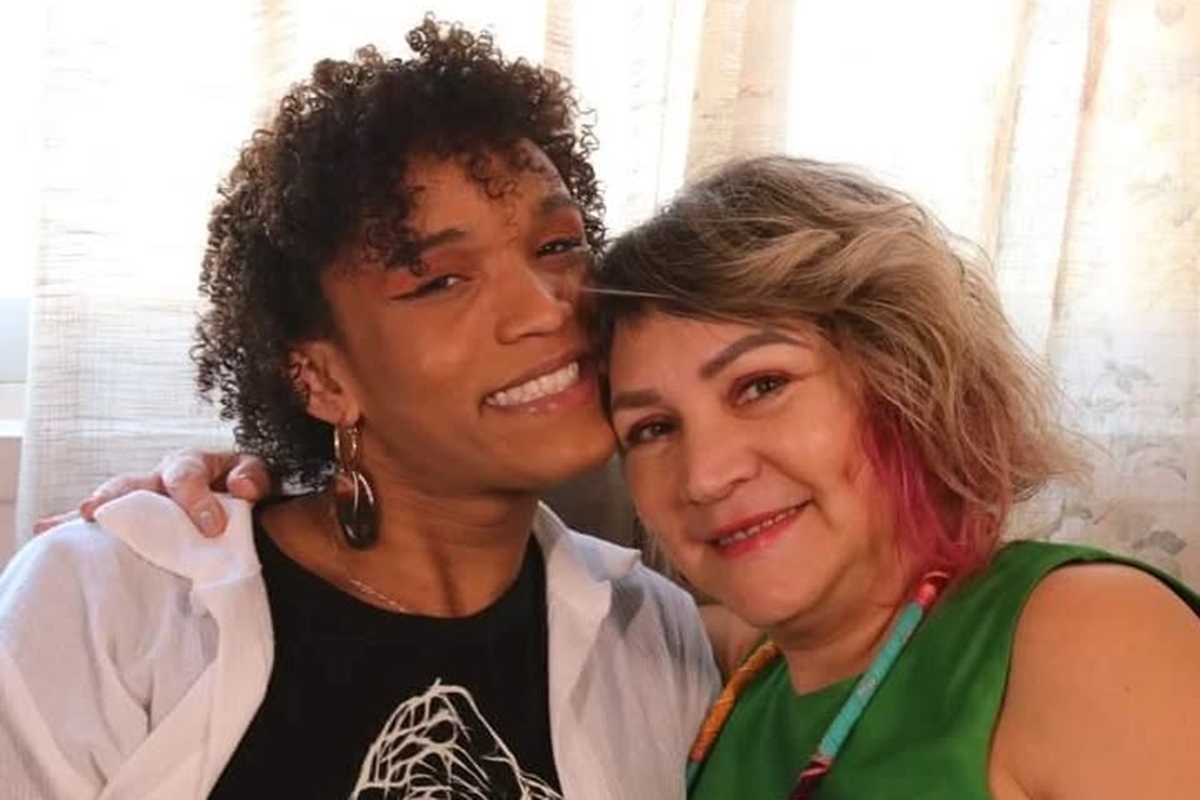 a-comovente-historia-de-aide,-de-casamento-as-cegas,-com-filha-adotiva