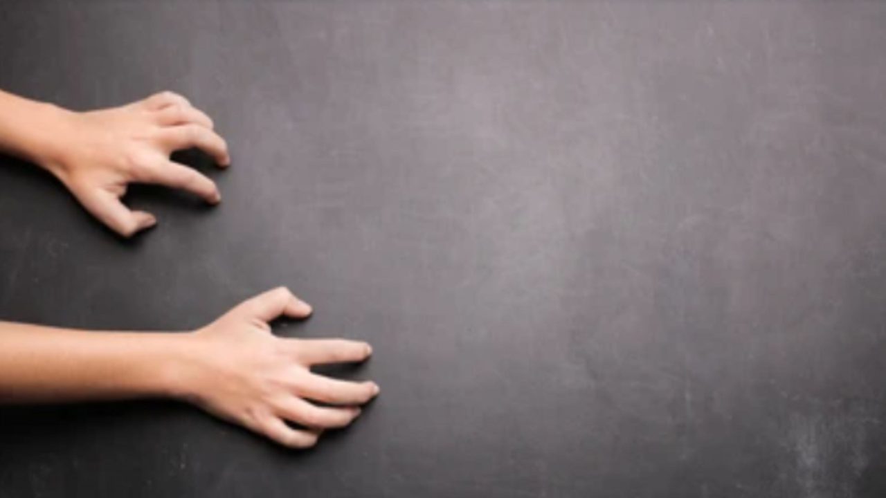 por-que-sentimos-arrepio-quando-unhas-arranham-uma-lousa?