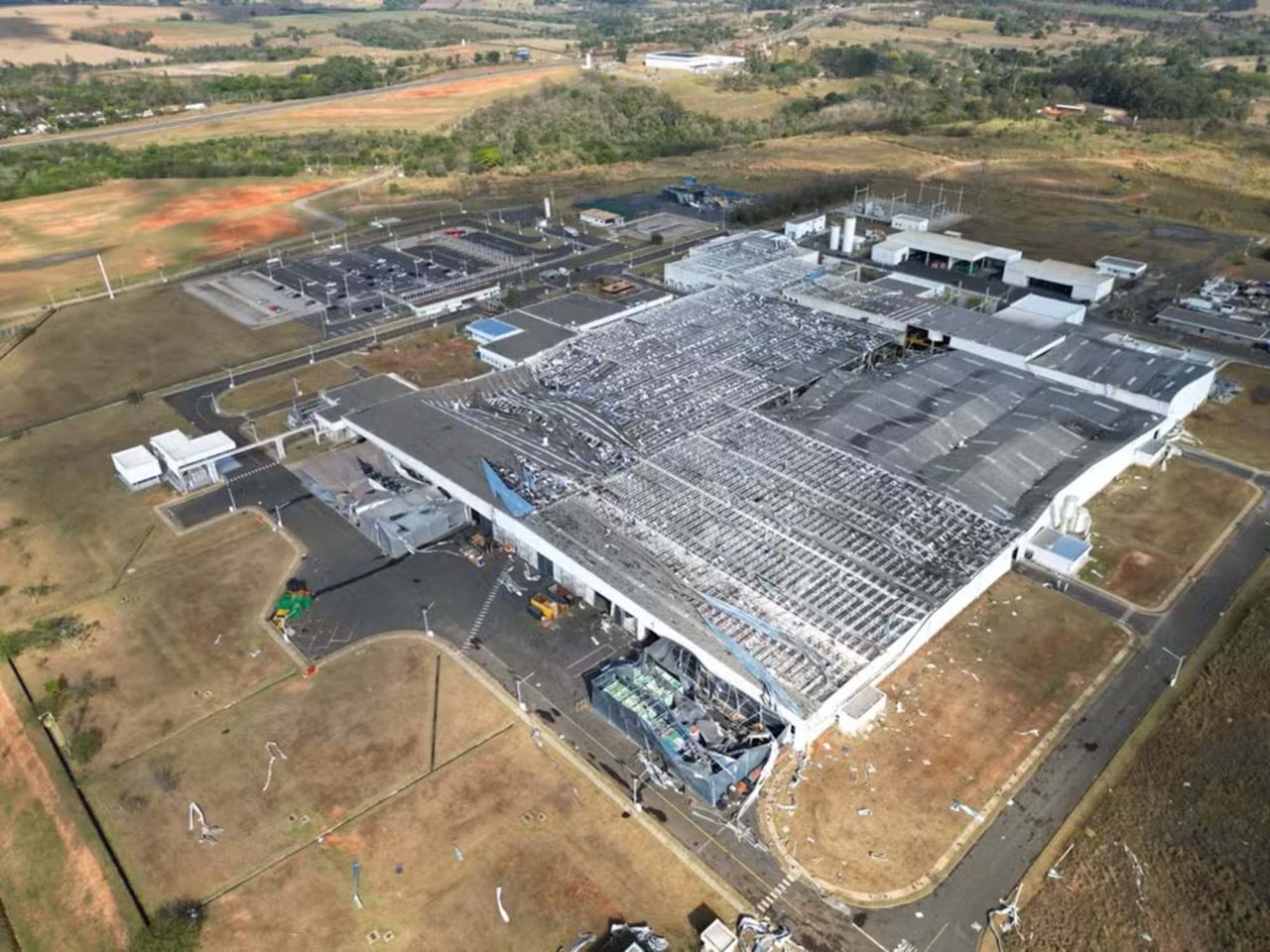 toyota-paralisa-producao-no-brasil-apos-destruicao-de-fabrica-em-sp