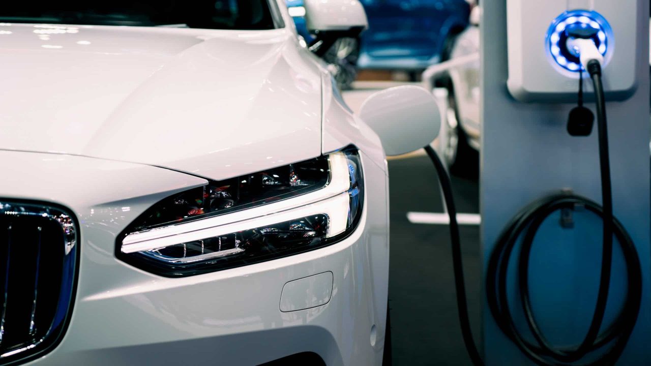 maioria-dos-paulistas-quer-comprar-um-carro-eletrico,-revela-pesquisa