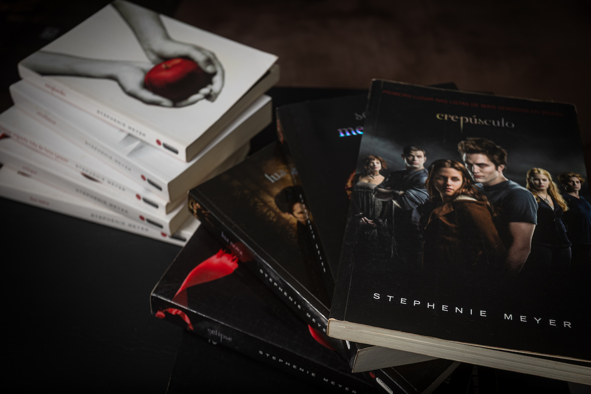 crepusculo:-saga-literaria-que-marcou-geracoes-de-fas-completa-20-anos