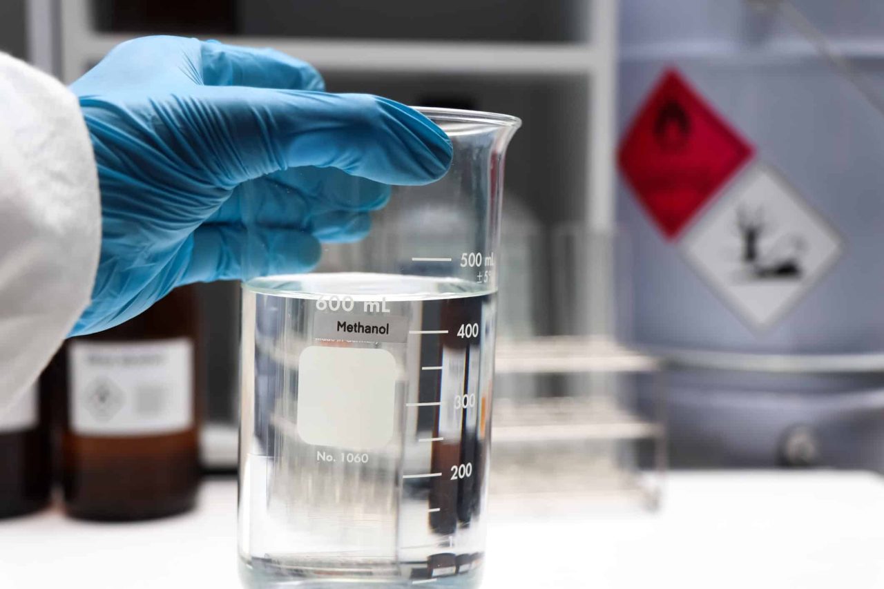mortes-por-metanol-em-sp:-saiba-quais-sao-os-sintomas-da-intoxicacao