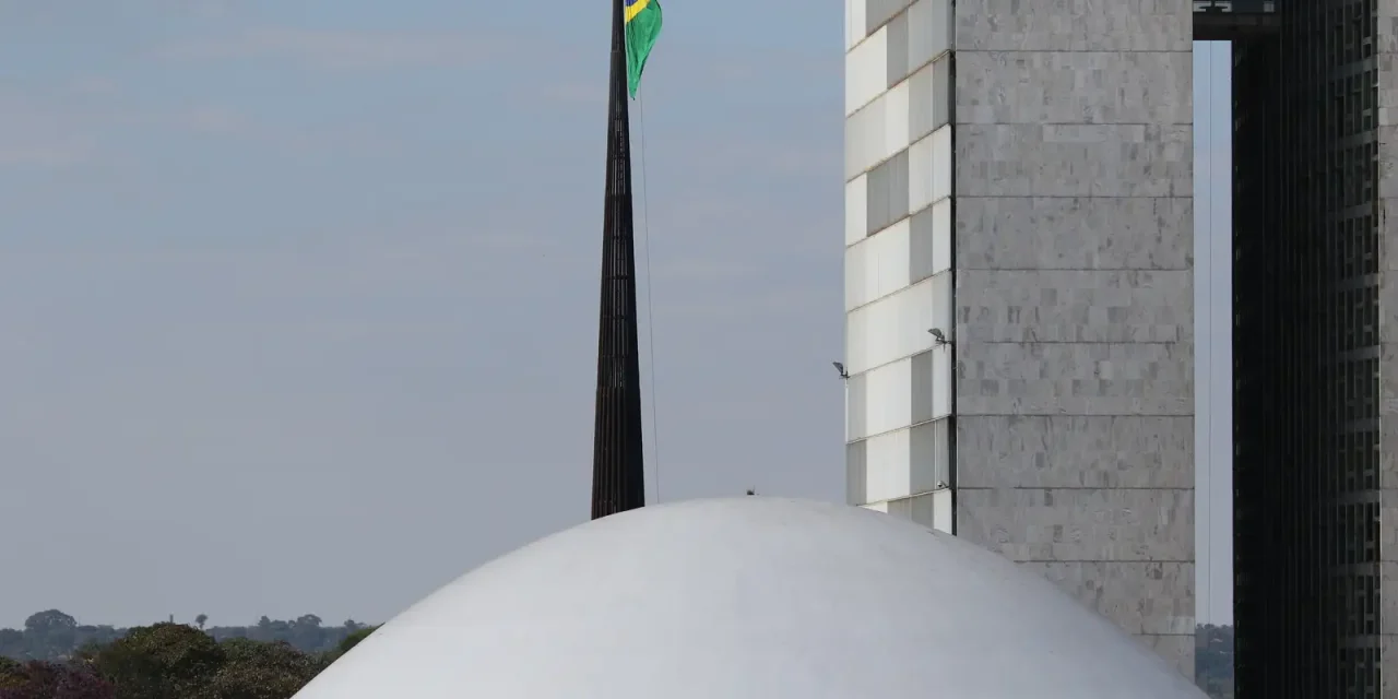 senado-analisa-projeto-que-regulamenta-comite-gestor-de-novo-imposto