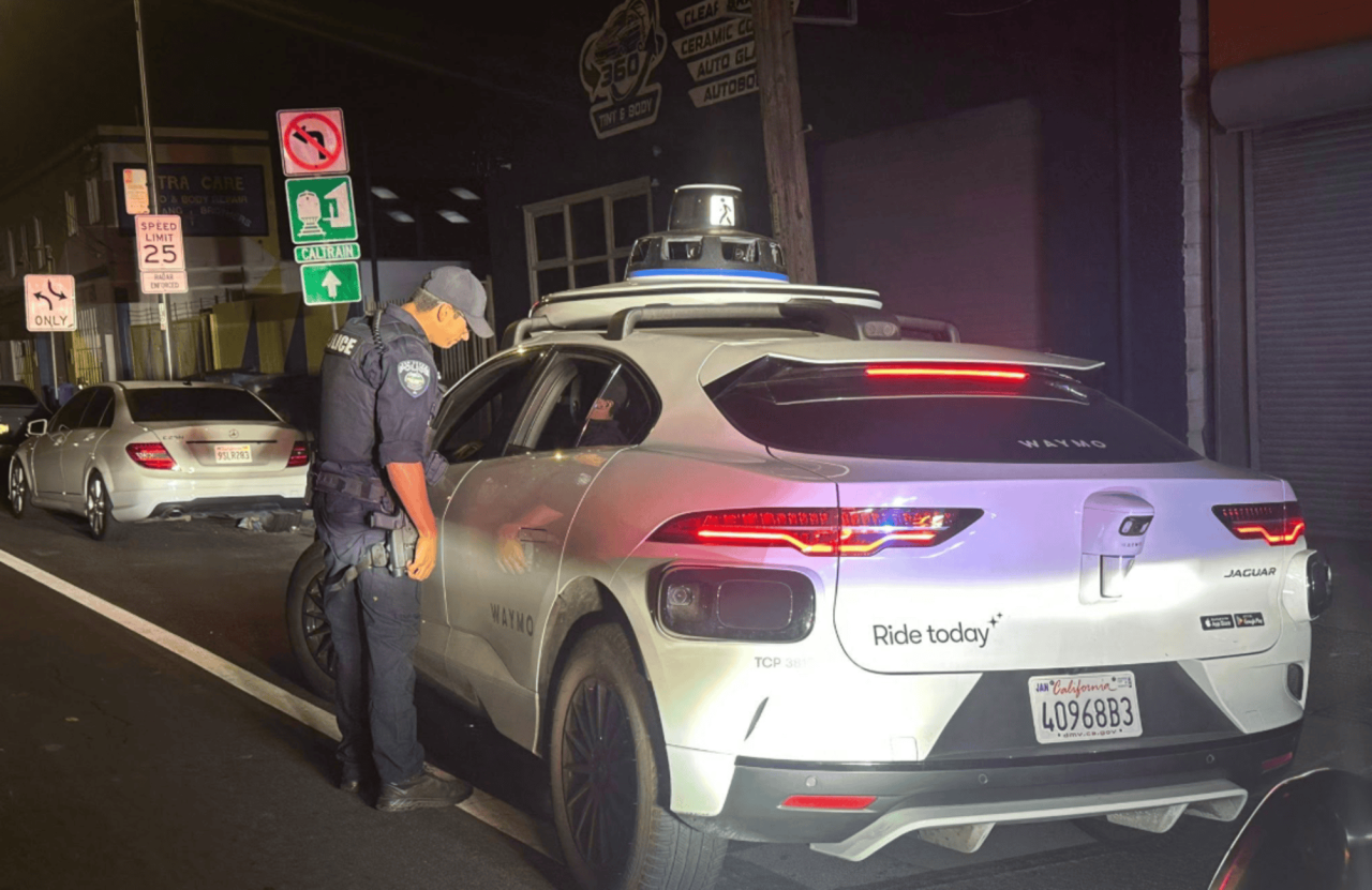waymo-faz-conversao-proibida-e-policia-nao-sabe-como-aplicar-multa