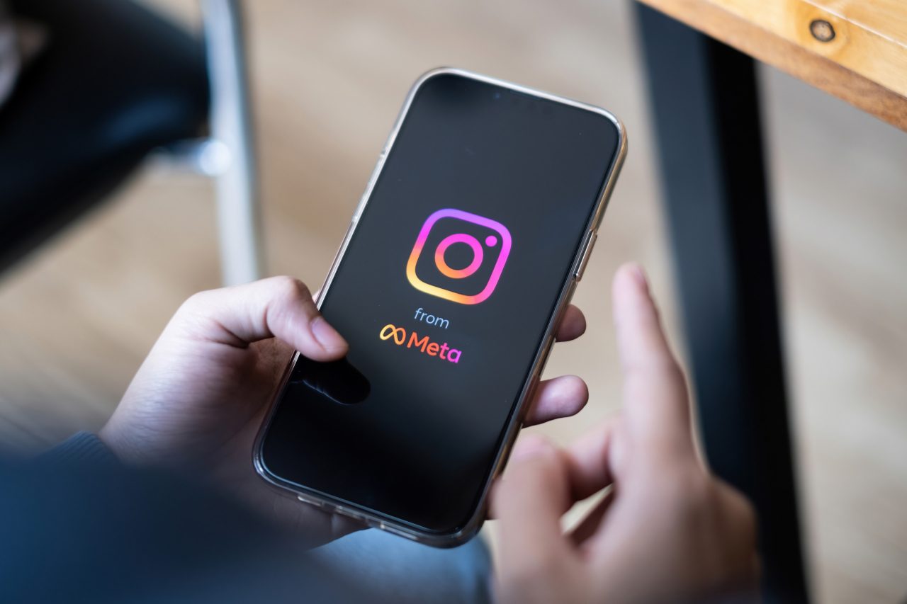 espionagem?-chefe-do-instagram-nega-uso-de-microfone-para-anuncios