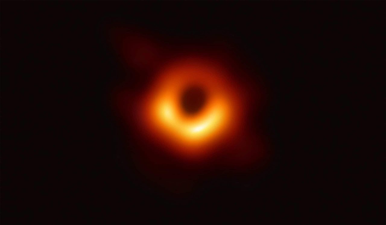 estrutura-e-encontrada-no-lado-oculto-do-buraco-negro-mais-famoso-do-universo