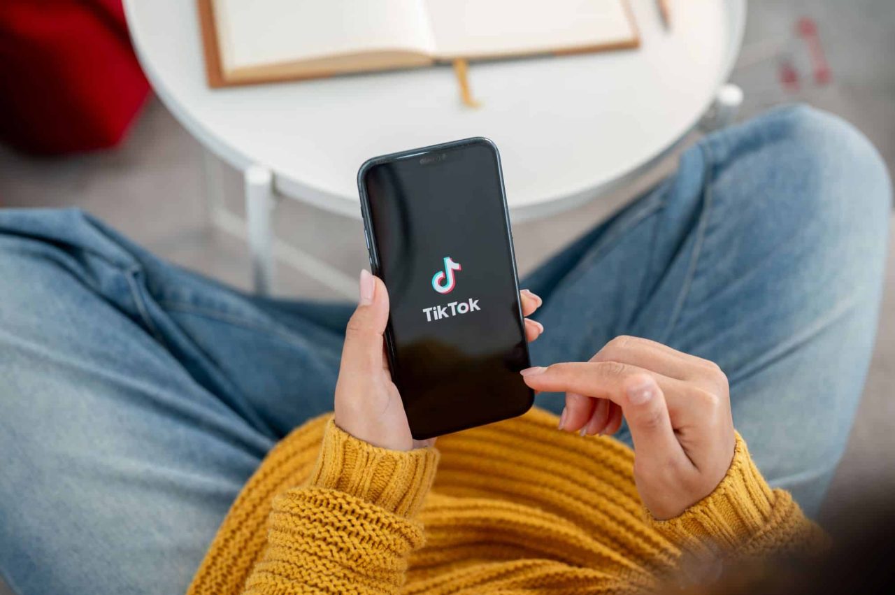 tiktok-e-acusado-de-expor-criancas-a-conteudo-pornografico