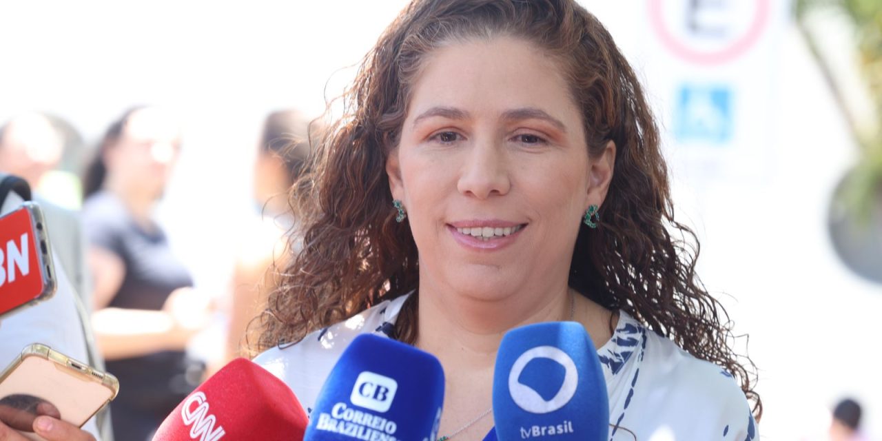 ministra-esther-dweck-aposta-em-queda-na-abstencao-no-cnu