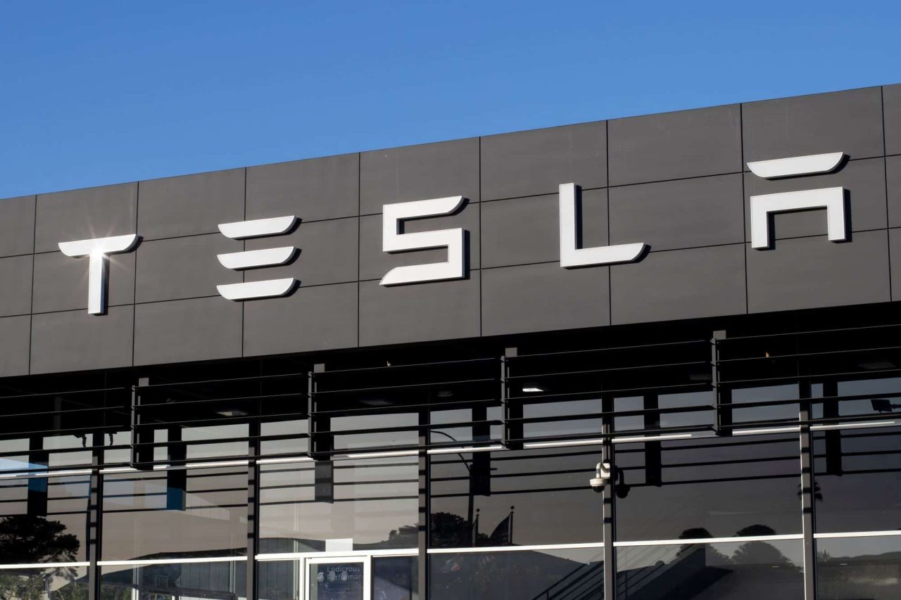 tesla-anuncia-nova-tecnologia-autonoma,-mas-mercado-quer-mais