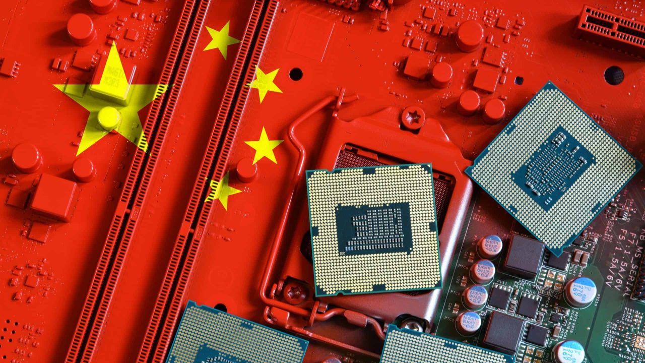 guerra-dos-chips:-china-esta-contornando-sancoes-dos-eua