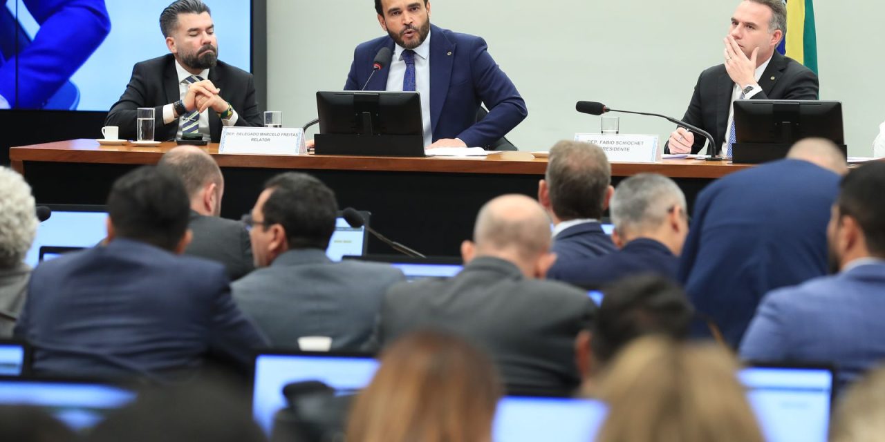 relator-vota-para-arquivar-processo-de-cassacao-de-eduardo-bolsonaro