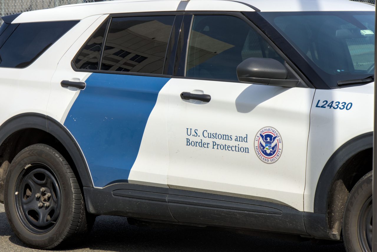 ice-apela-para-espionagem-usando-carros-com-torres-de-celular-falsas