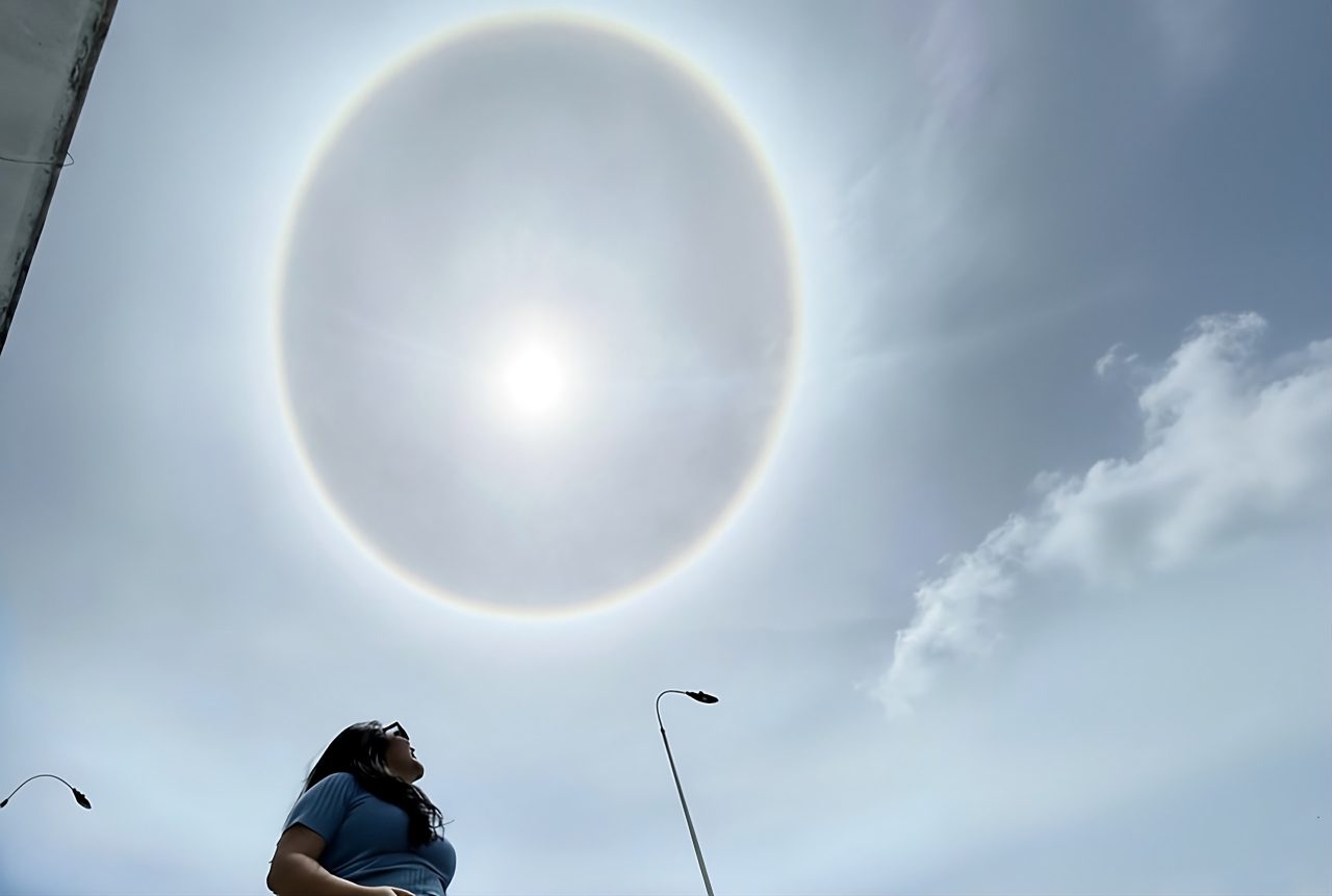 fenomeno-optico-forma-anel-em-torno-do-sol-no-ceu-do-acre