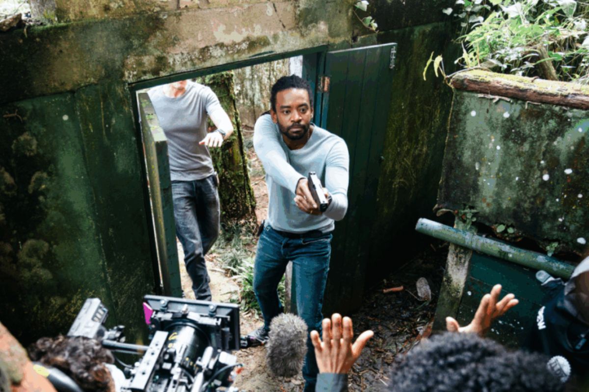 fabricio-boliveira-expoe-dilema-de-policiais-negros-em-nova-serie