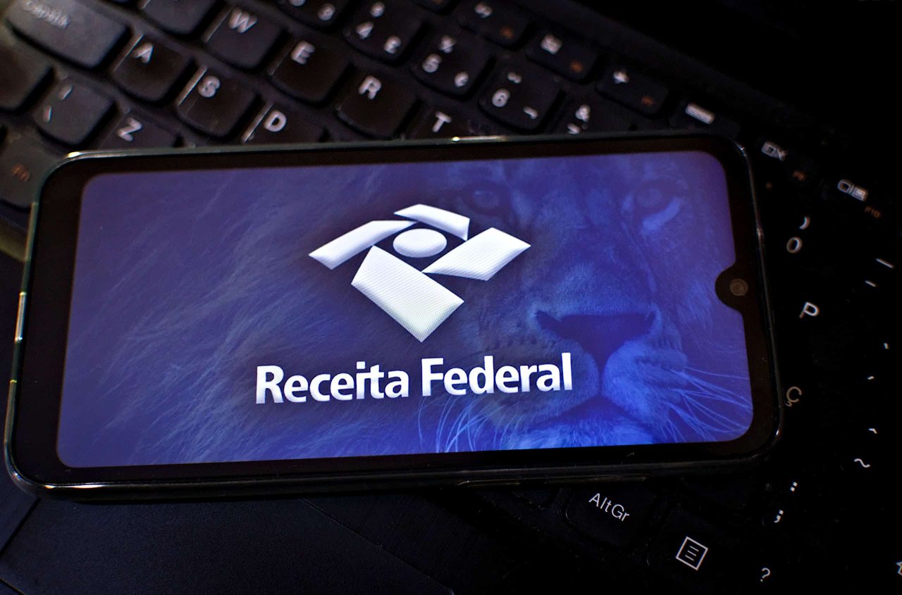 leilao-da-receita-tem-iphone-14-por-r$-1,5-mil-e-ford-fiesta-por-r$-2,5-mil